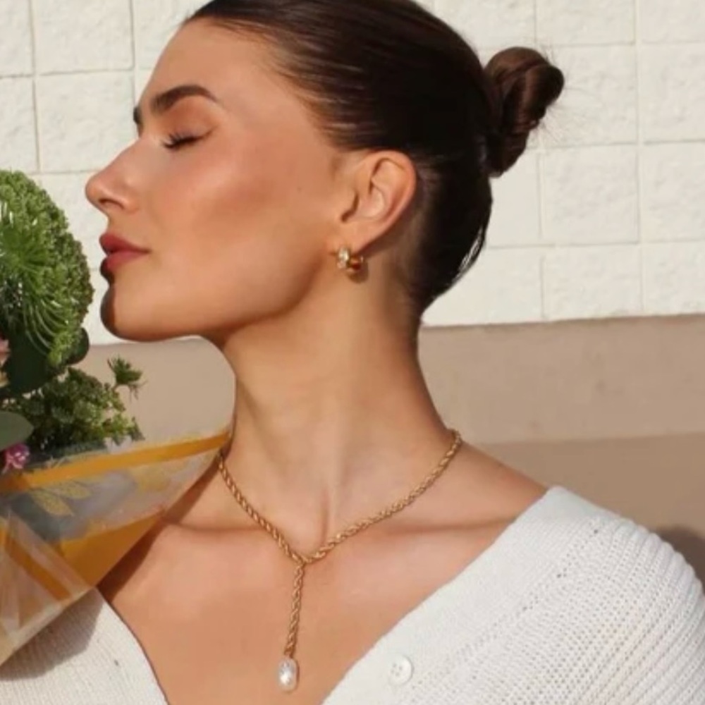 Leeada Bryn Pearl Lariat Elegant Gold Necklace